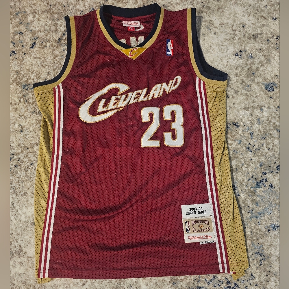 Mitchell and Ness 2003 LeBron James Cleveland Cavaliers Jersey Size 44 Large